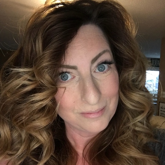 Meet your Posher, Lisa - Picture 4 of 5